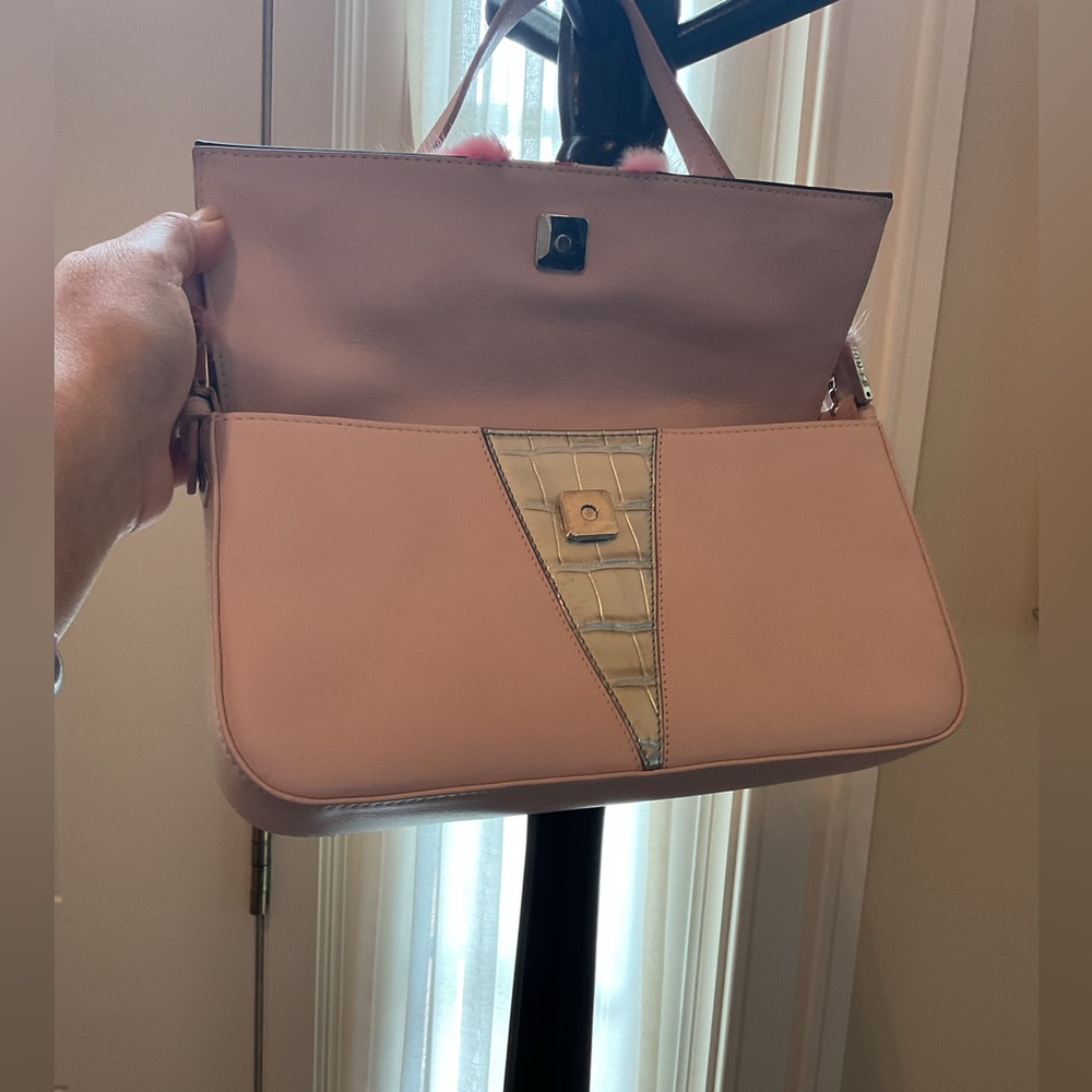 🦋Sold🦋 SOLD Fendi Baguette Pink Shoulder Bag - Picture 4 of 14